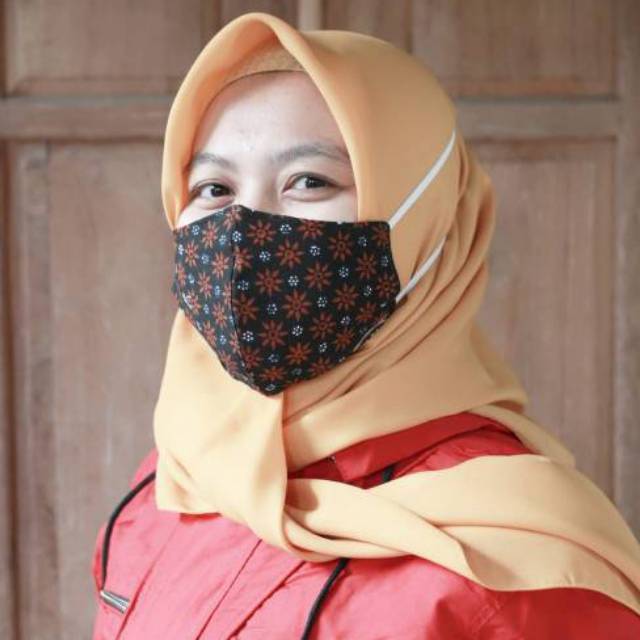 Masker motif batik
