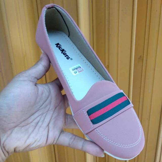 Sepatu wanitan kickers