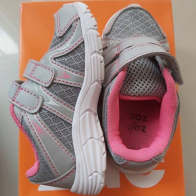 Sepatu anak