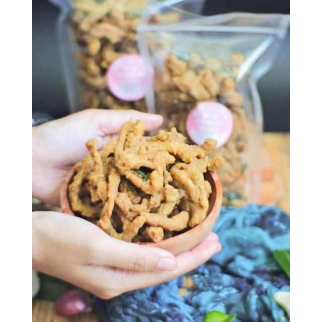 USUS CRISPY REMPAH QUEEN  250GR