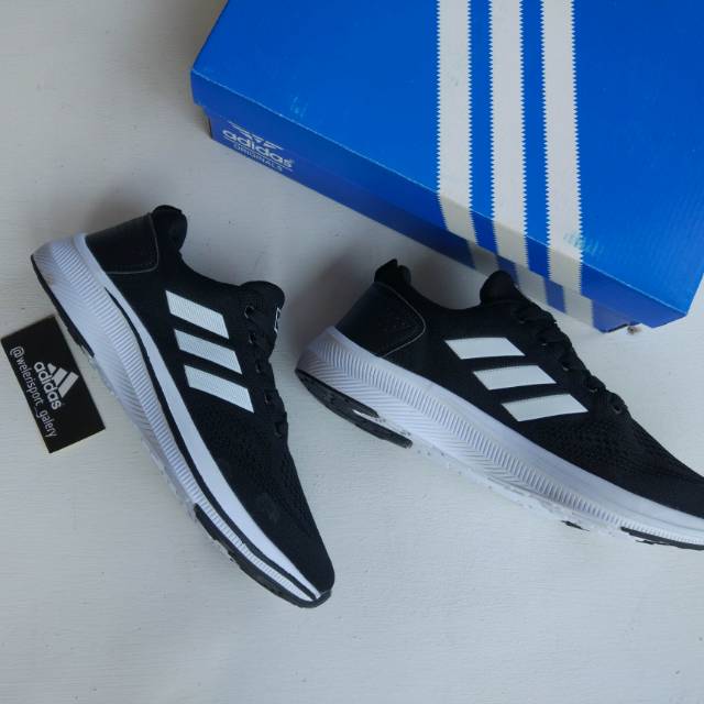 Sepatu Adidas Running