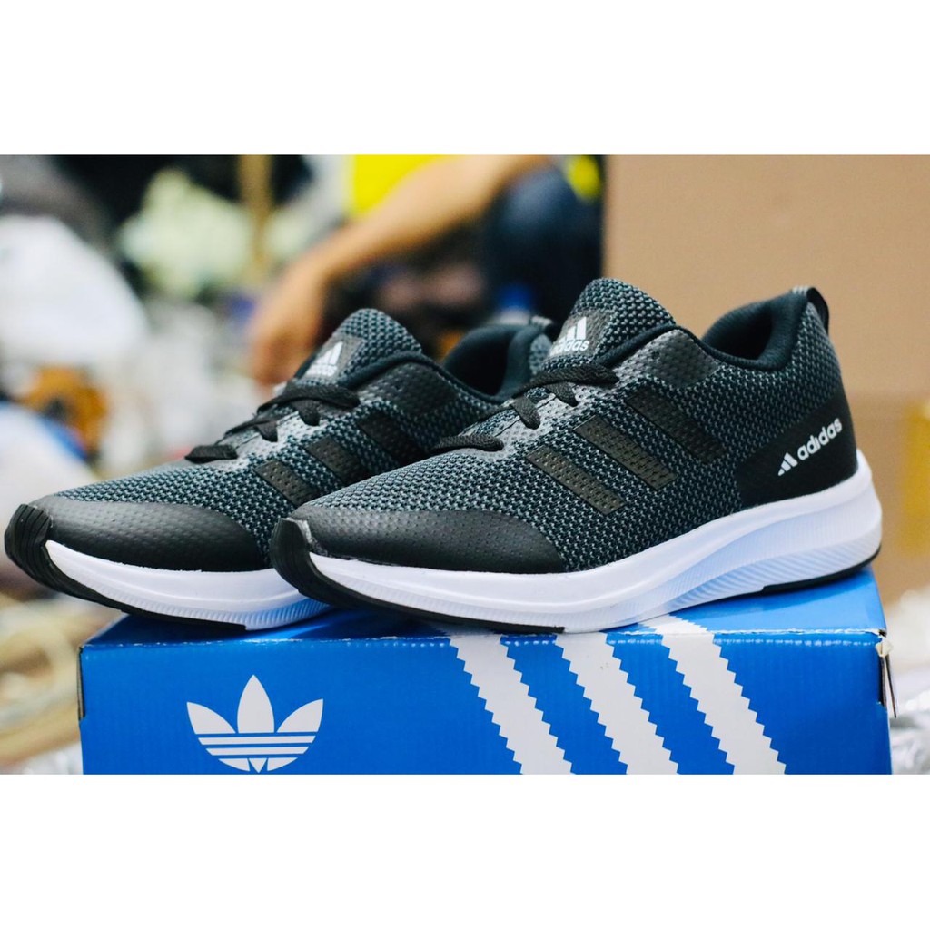 Sepatu Adidas Running
