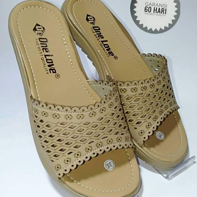 Sandal wanita
