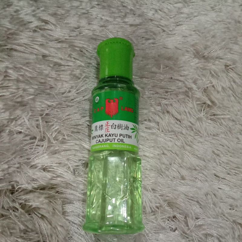 Minyak kayu putih Cap lang