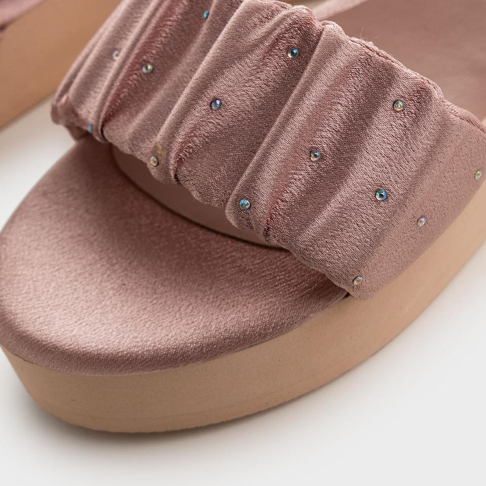 Essentials Wedges Evany [AR.21Jl22ˢ]