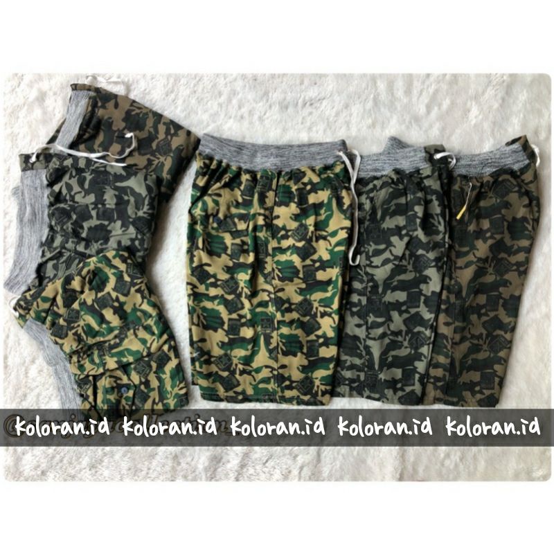 Celana pendek pria doreng tebal