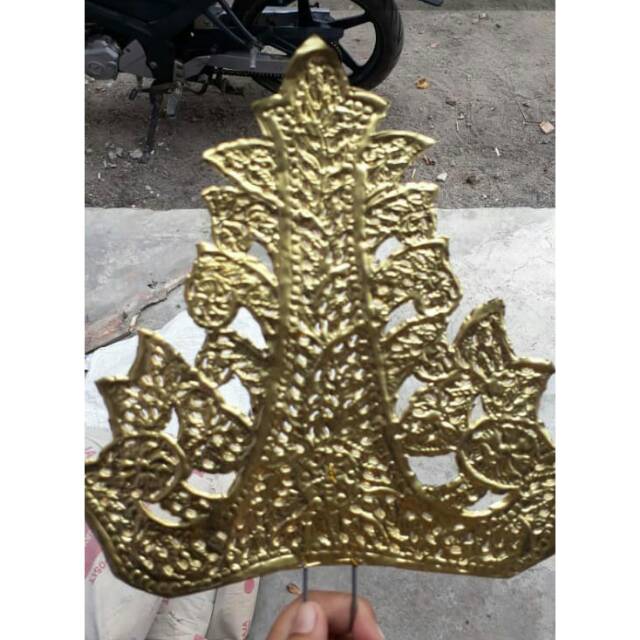 Gunungan penari