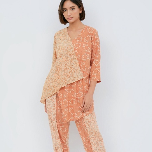 Atasan Batik Madha Padma Top