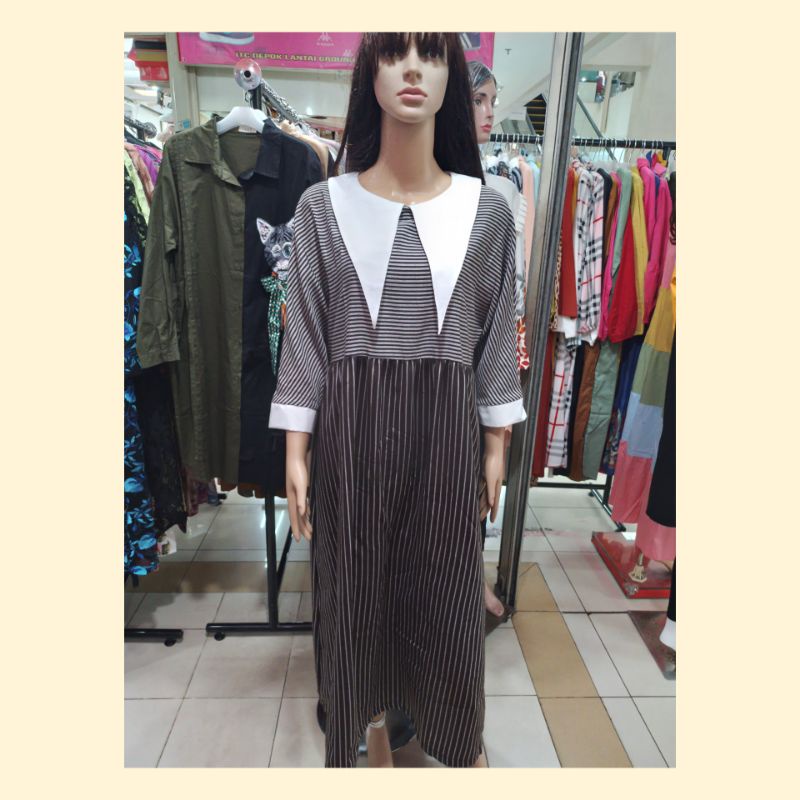 Gamis kerah panjang