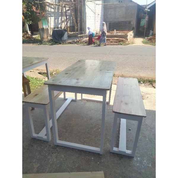 meja kafe