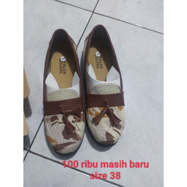 sepatu baru