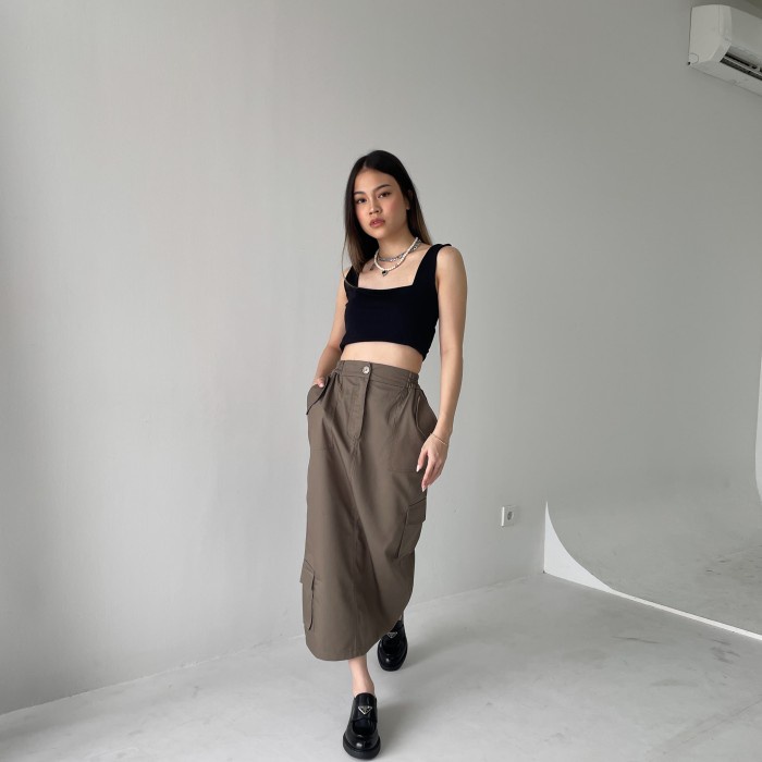 Dazed Cargo Skirt