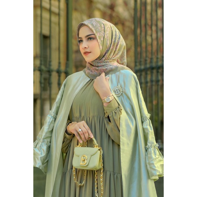 The Granada Voile Square - Olive
