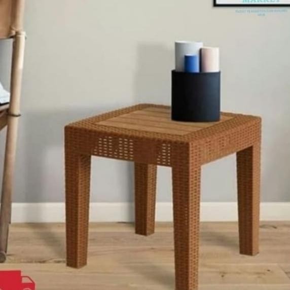 Meja Plastik Rotan Hitam
