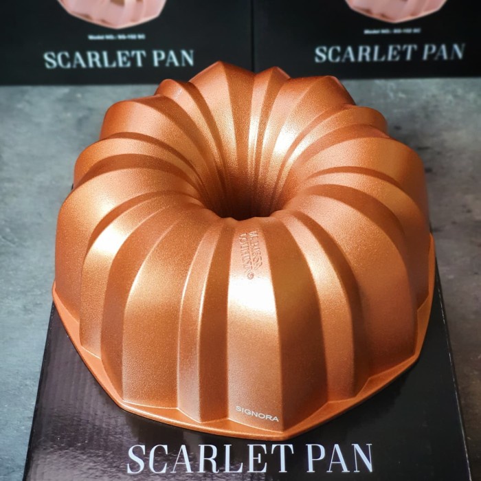 Scarlet Pan Signora