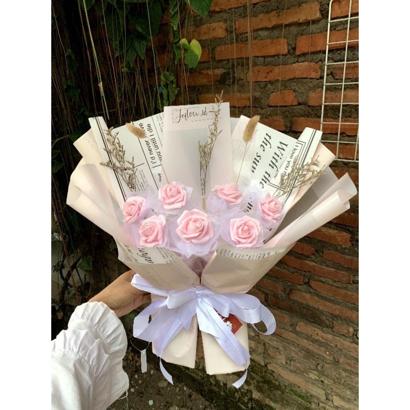 BUCKET FAKE ROSE MEDIUM