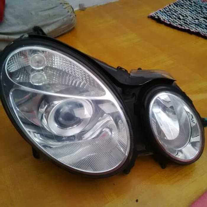 Headlamp Mercedes Benz E Class 2003 Original