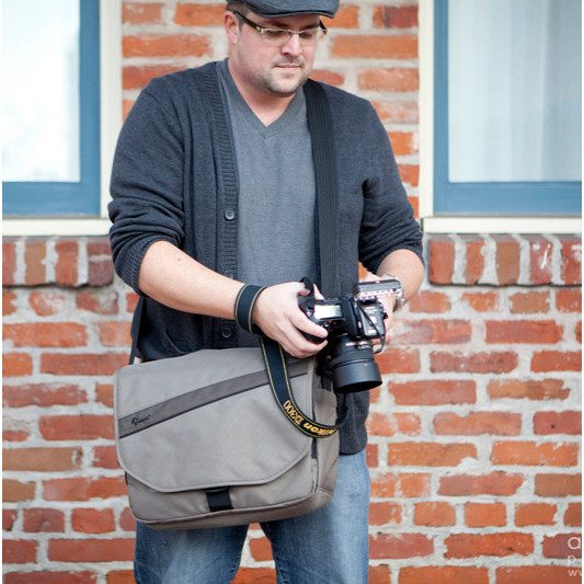 Lowepro Event Messenger 150