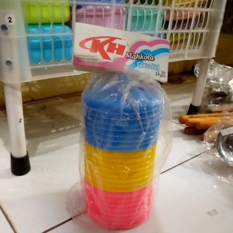Tutup gelas plastik