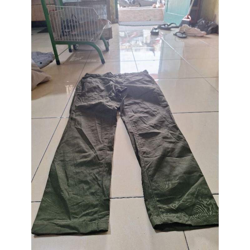 celanapanjangGUwarnahijau