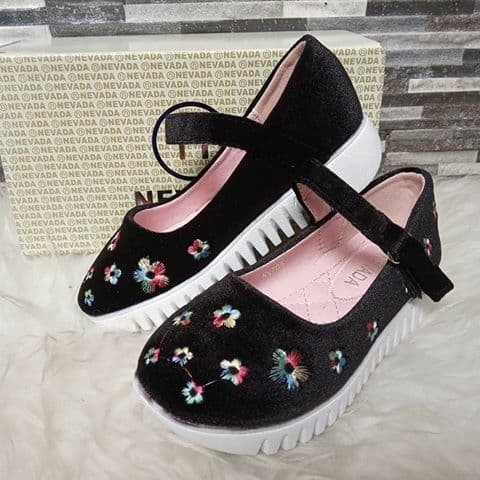 Flat Shoes Anak Nevada
