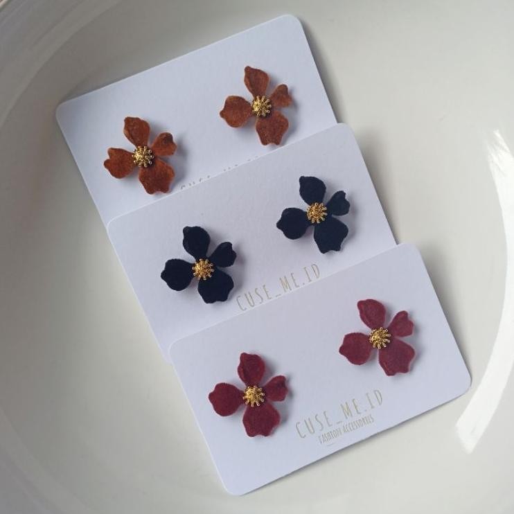 Anting Bunga Vintage Bahan Bludru