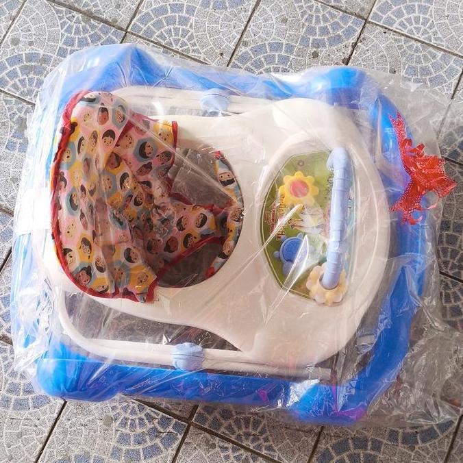 Baby Walker Warna Biru Putih