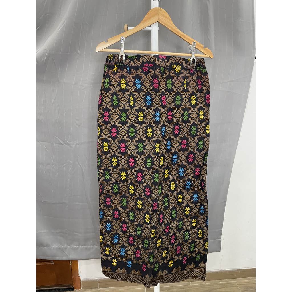 PRELOVED Rok Panjang Bercorak