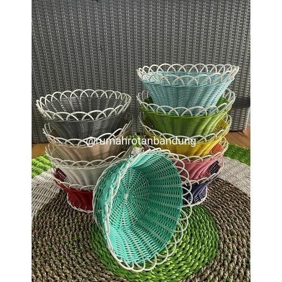 Shift- Tempat Buah Model Bulat Rotan Sintetis
