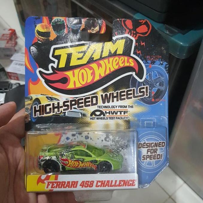 hotwheels ferarri 458 (team hotwheels)