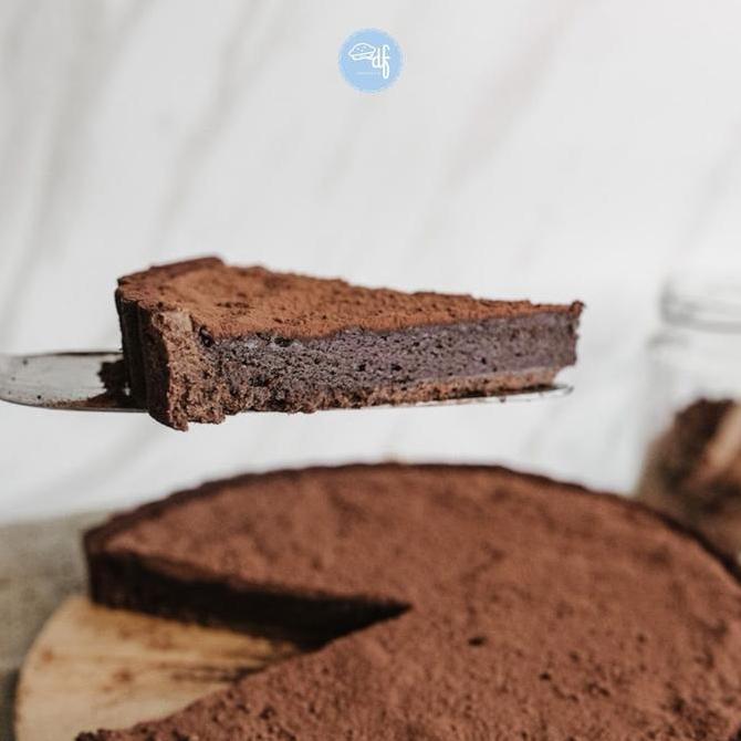 Dark chocolate pie