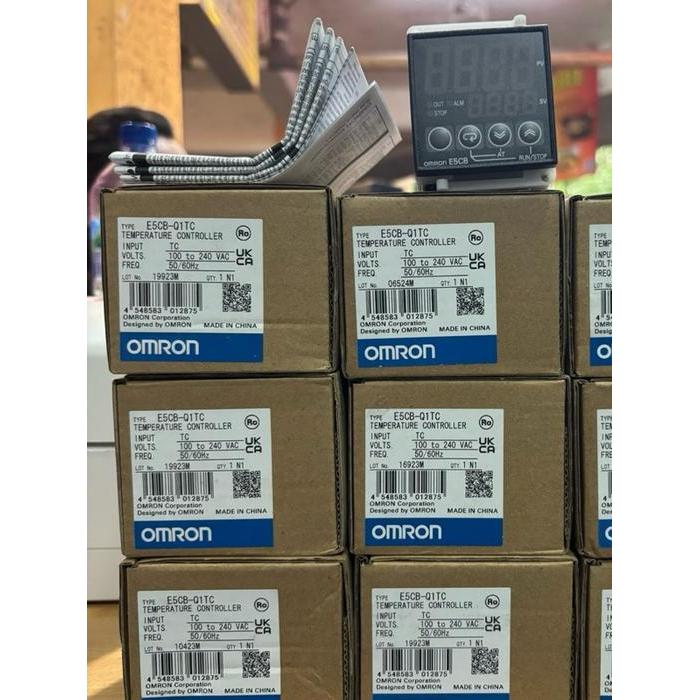 TEMPERATURE CONTROLLER OMRON E5CB-Q1TC ORIGINAL