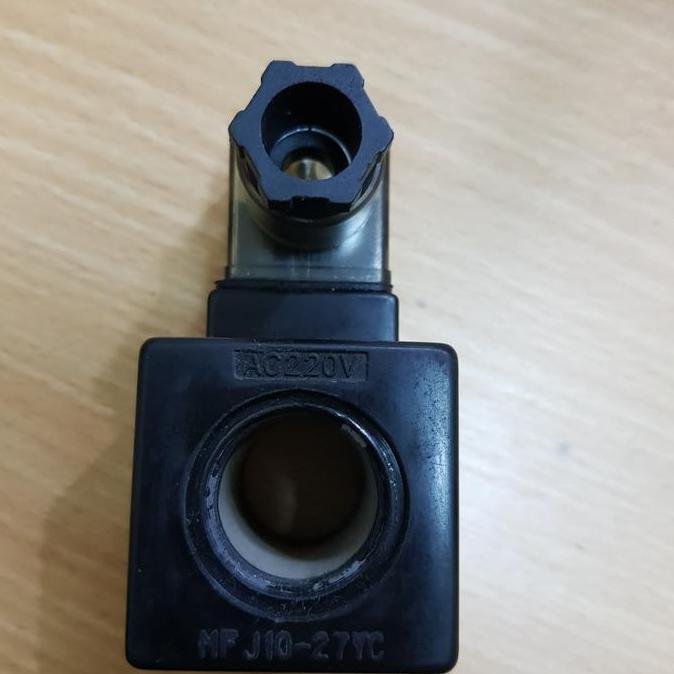 coil ac220 mf j10-27yc + socket