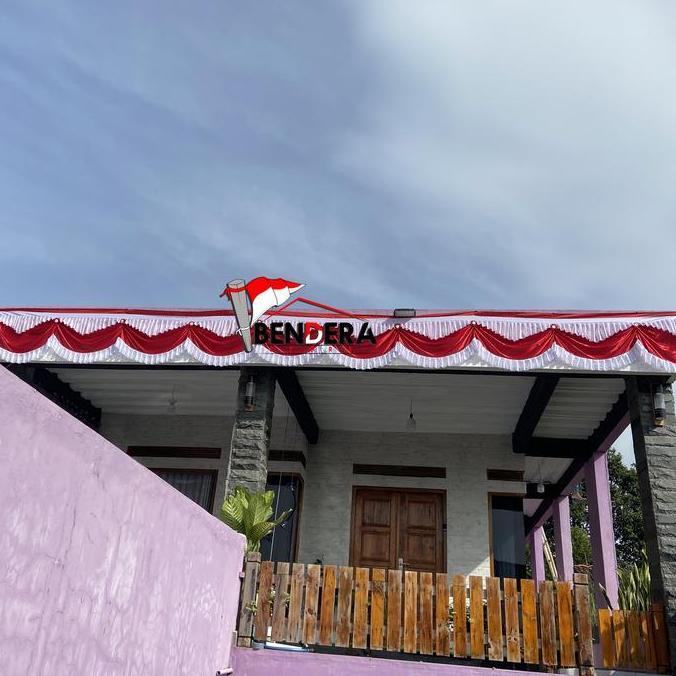 BENDERA BACKGROUND PONI 5 GELOMBANG