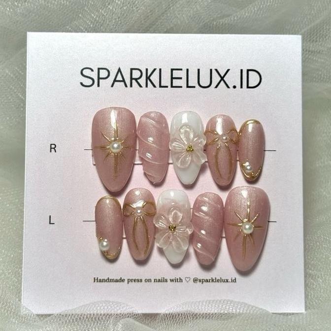 Press on nails blush flowers