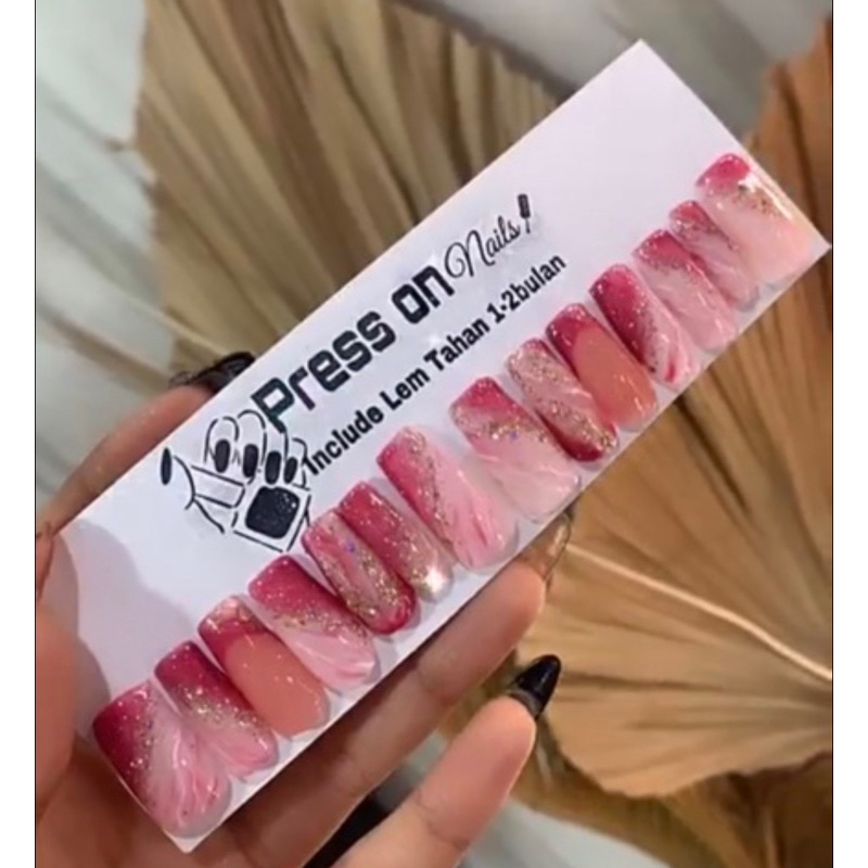 press on nails pink marble glamour
