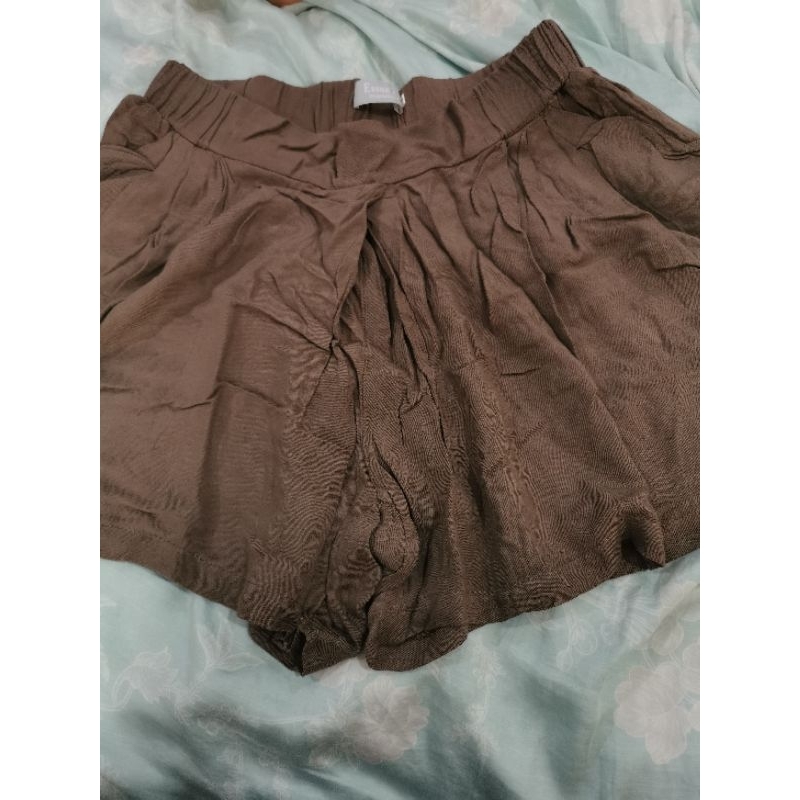 Essue 21 - short size 2