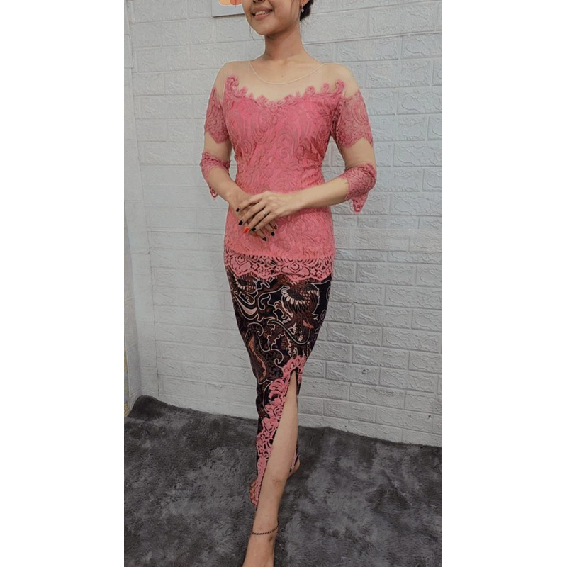 SETELAN KEBAYA DAN ROK