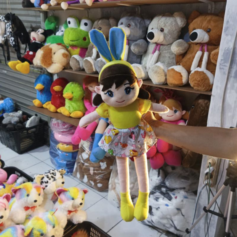 Boneka Angela metoo