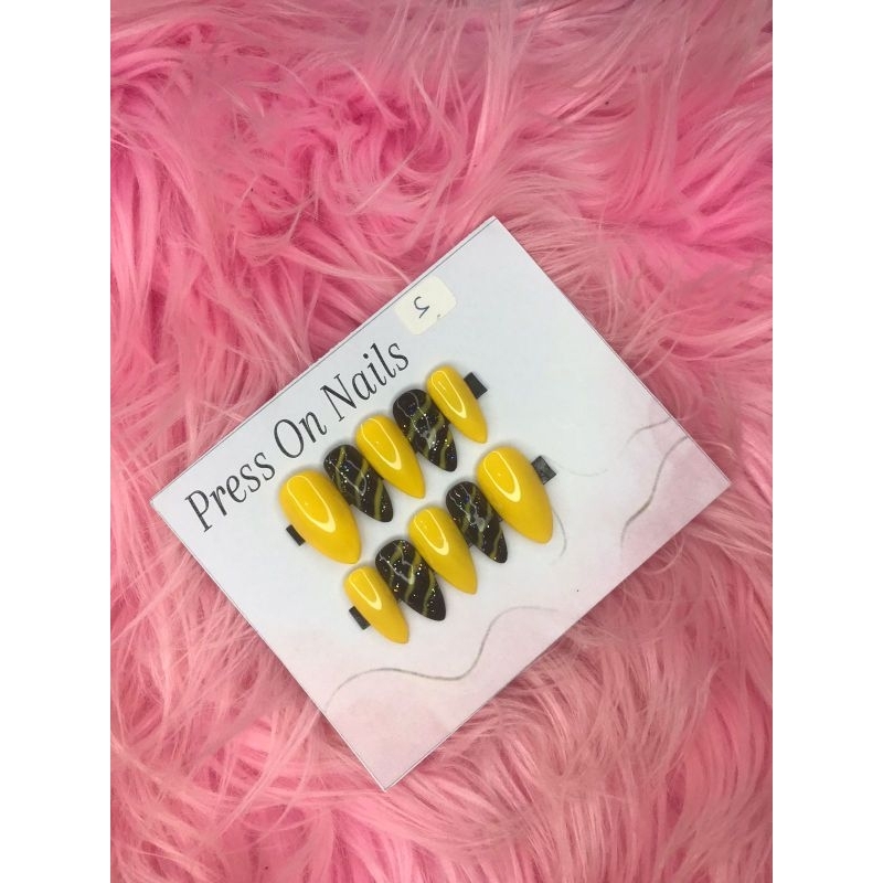 PRESS ON NAILS / KUKU PALSU