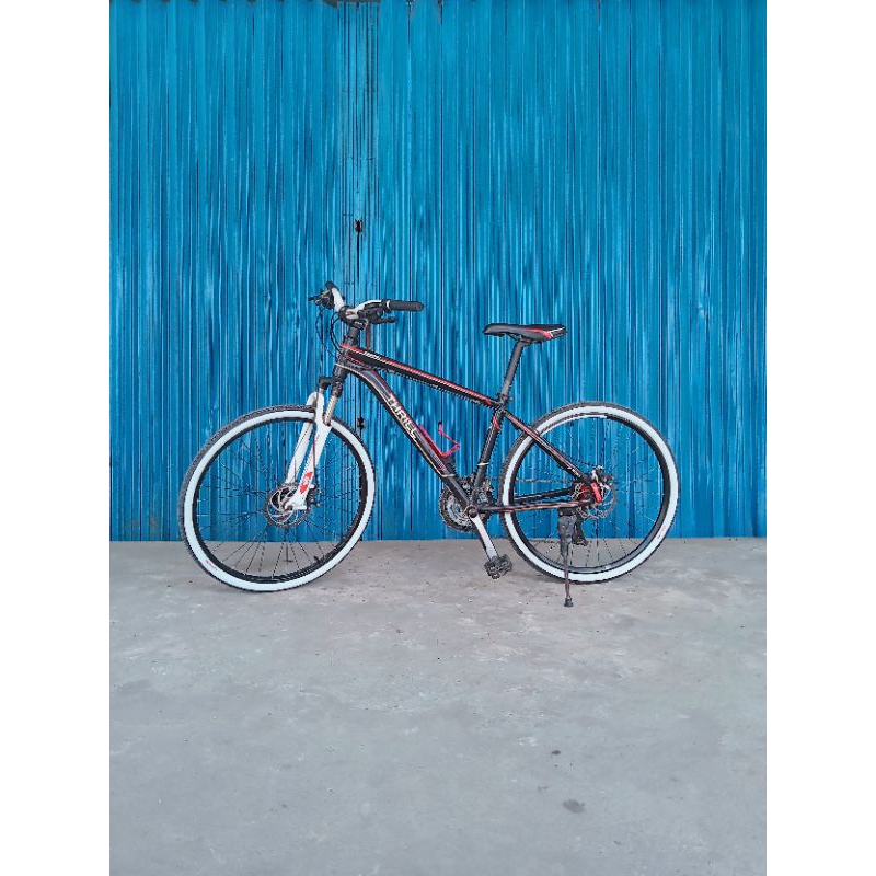sepeda Thrill ban aspal