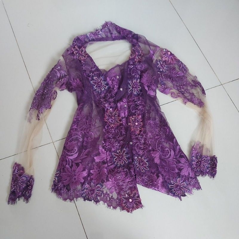 kebaya wanita