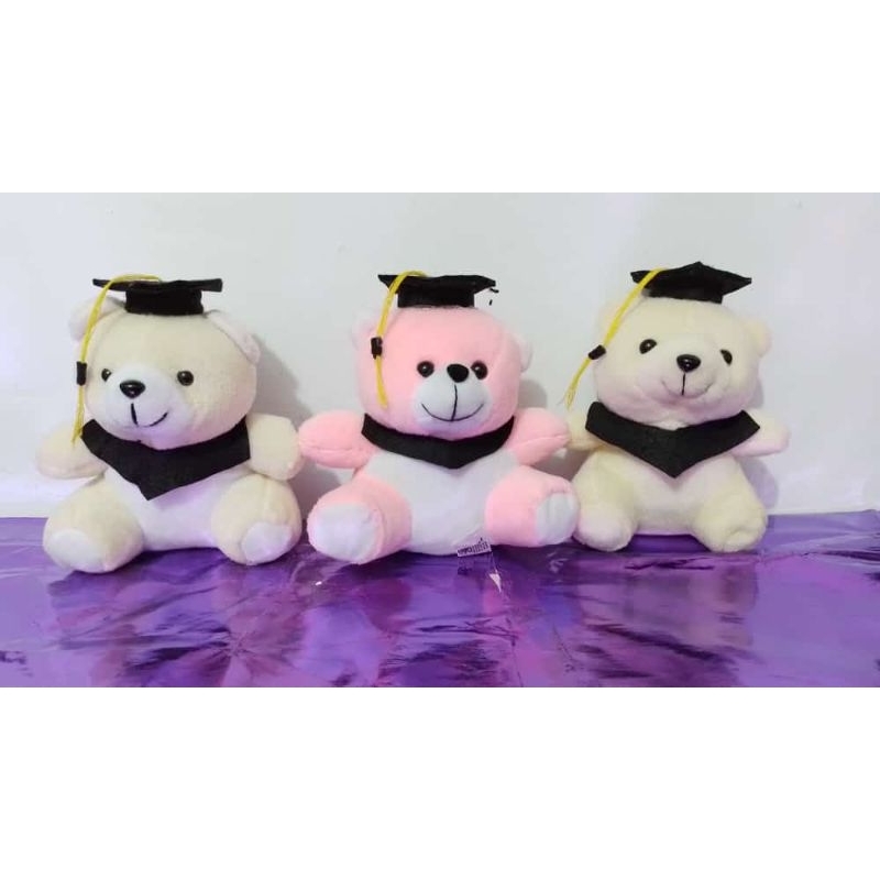 Boneka Wisuda