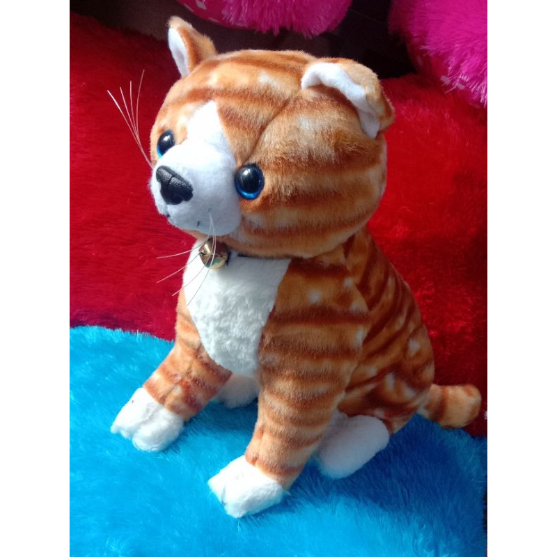 boneka kucing