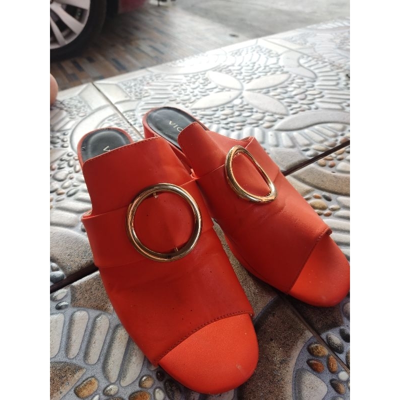 sandal Vicari size 40