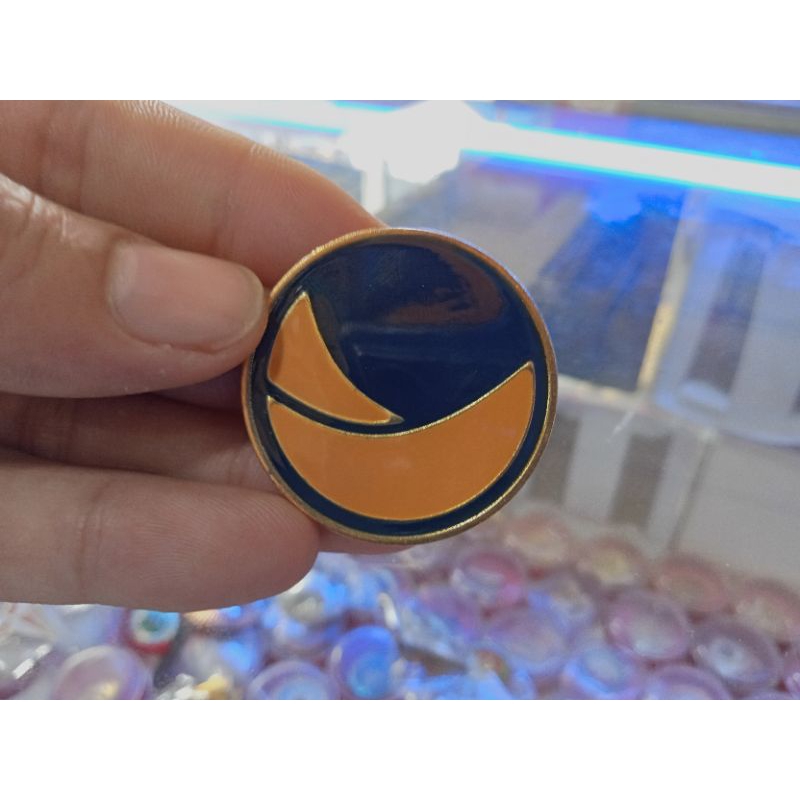 aksesoris pin nasdem