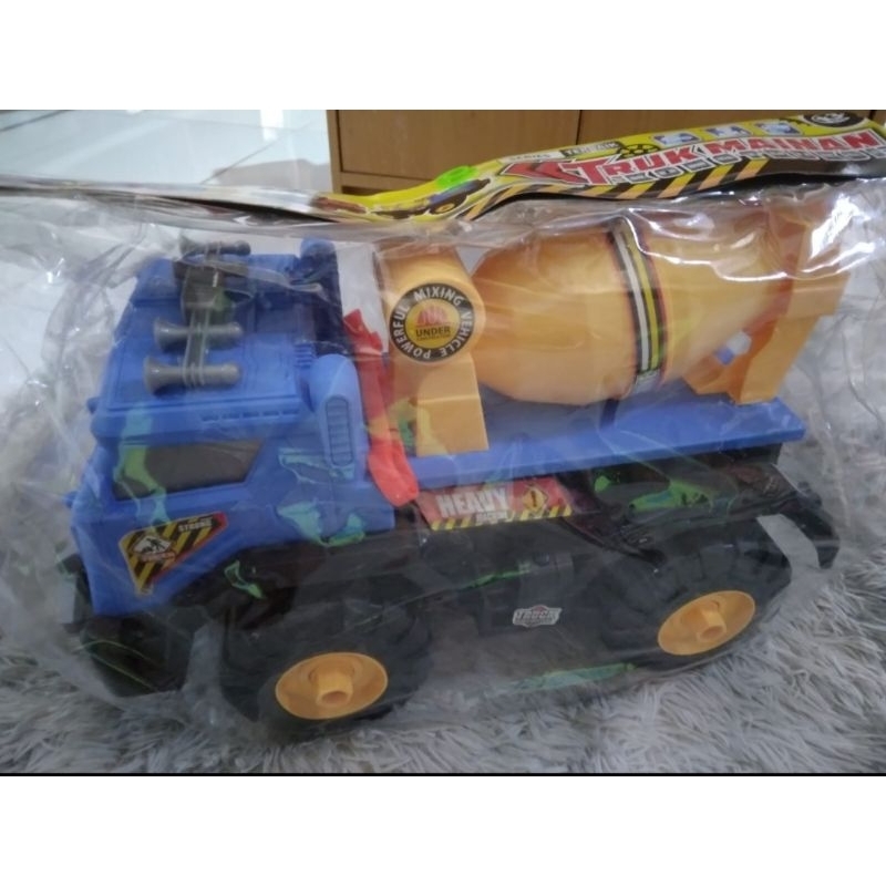 mainan mobil molen