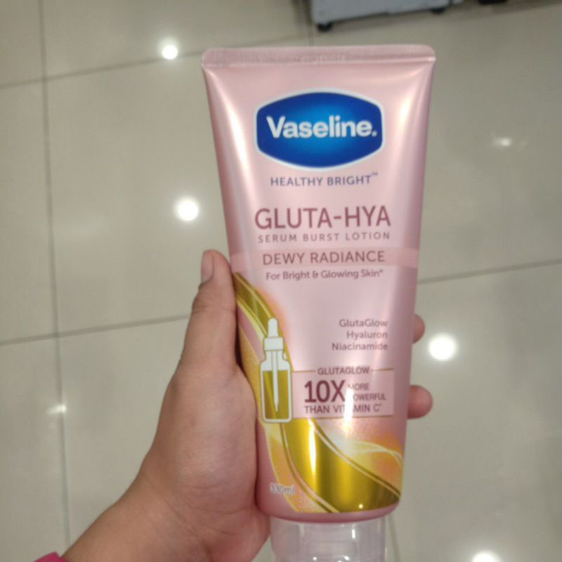 Vaseline gluta hya Dewy radiance