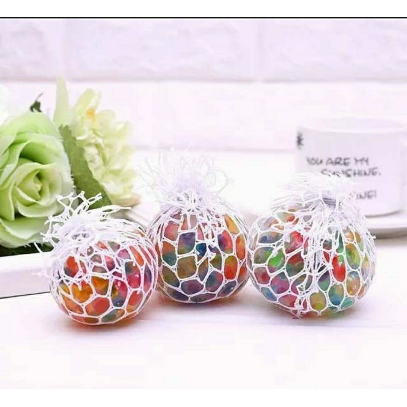 mainan bola remas Squizzy ball