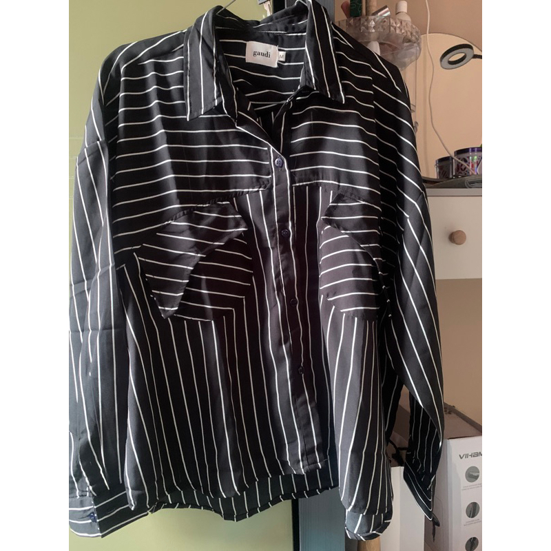 PRELOVED KEMEJA GAUDI